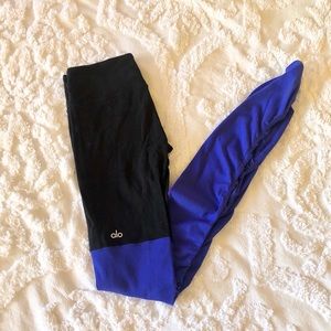 Alo Yoga Goddess Leggings Black and Blue Small